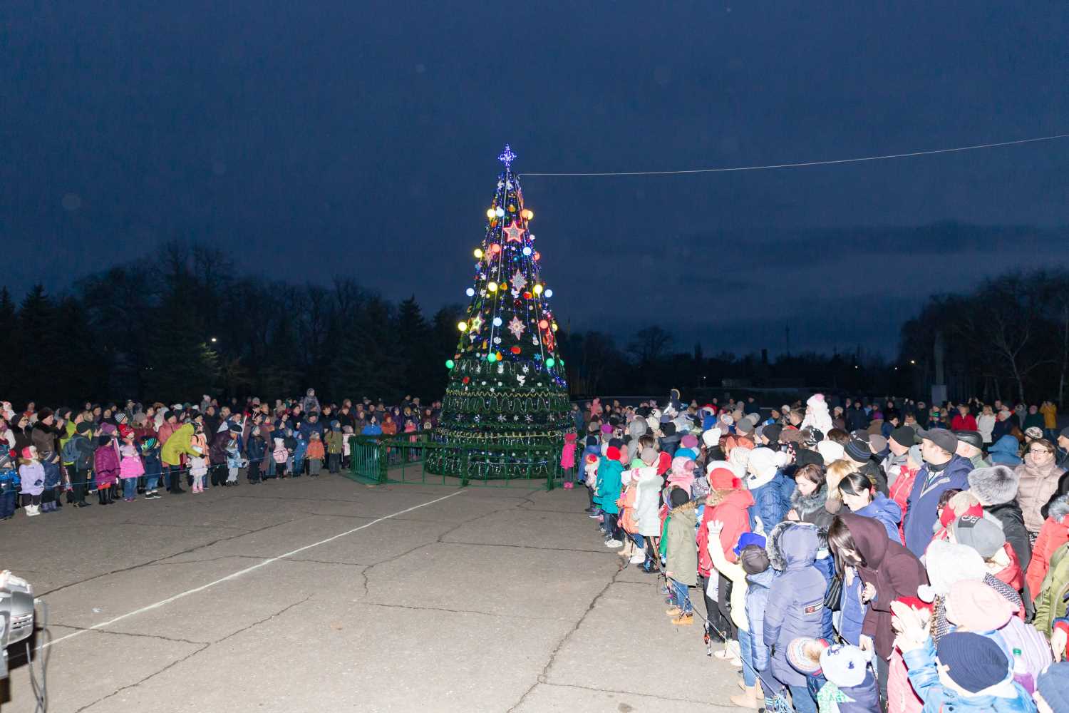 У Чаплинській громаді відбулось відкриття головної новорічної ялинки та Свято Святого Миколая